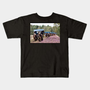 Horse-drawn carriages, nature reserve, Osterheide, Schneverdingen Kids T-Shirt